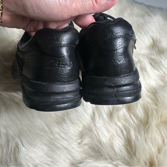 Clarks Black Sneakers Comfortable Stylish Footwear - Picture 4 of 8